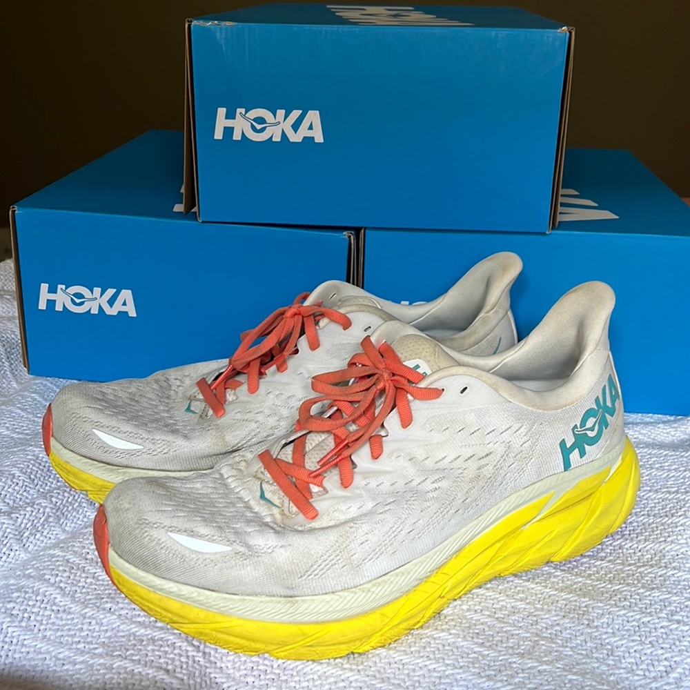 hoka one one clifton 8 wide